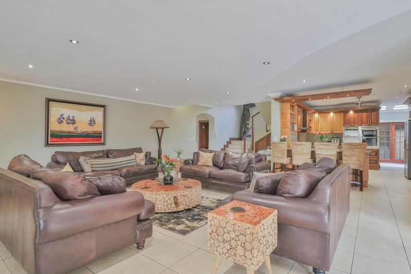 5 Bedroom Property for Sale in Linkside Western Cape